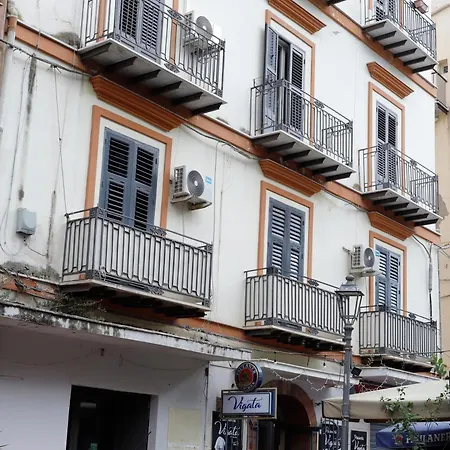 Azzurra Camilleri's Roads Maison d'hôtes Porto Empedocle